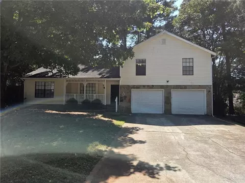 943 Lake Drive Ct, Stone Mountain, GA 30088