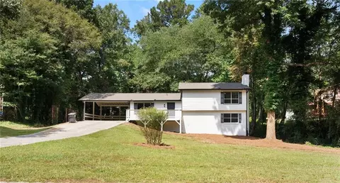 2982 Creekview Ct NE, Conyers, GA 30012