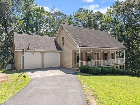 338 Ridge Ln, Lula, GA 30554