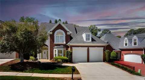 2100 Glenhurst Dr, Snellville, GA 30078