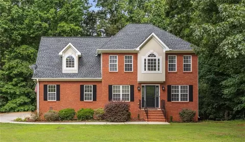 4137 Donna Ct, Ellenwood, GA 30294