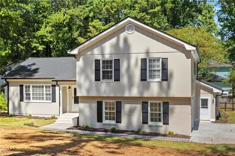 689 Roxboro Ct, Lawrenceville, GA 30044