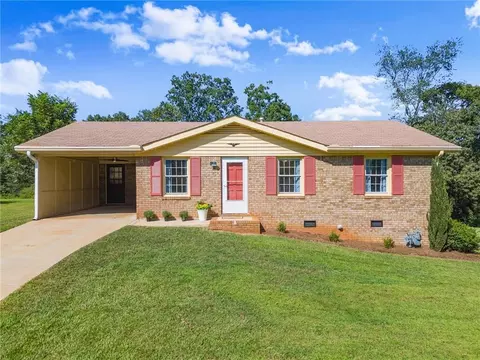 4520 Cash Dr, Flowery Branch, GA 30542