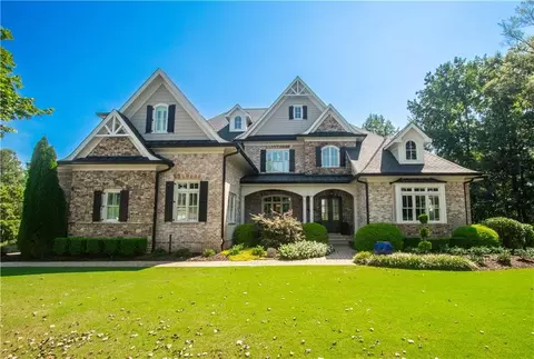 1713 Oconee Springs Dr, Statham, GA 30666