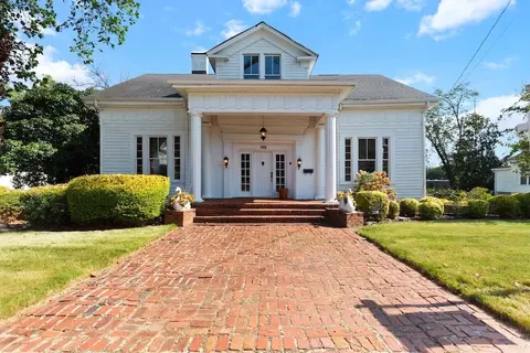 138 Greenville St, Newnan, GA 30263