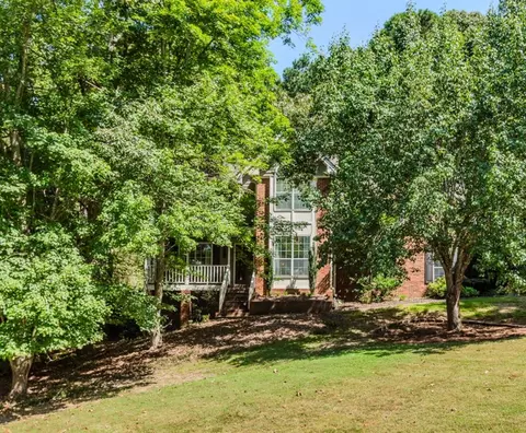 2917 Forest Ct, Loganville, GA 30052