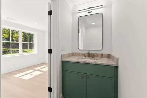 Bath - 13268 Bethany Rd, Milton, GA 30009 photo 6 of 7