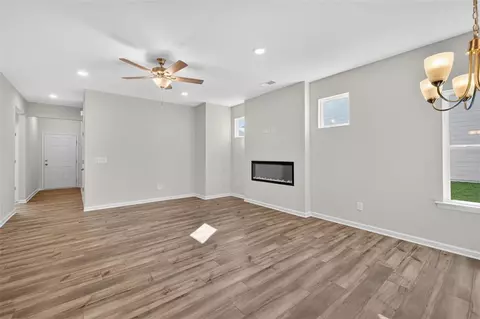 Living - 120 Fair Oak Ln, Calhoun, GA 30701 photo 5 of 6