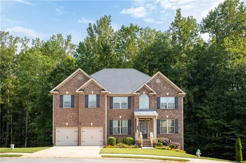 627 Stream Ct, Fairburn, GA 30213