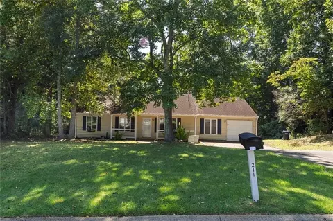211 Windcrest Ct, Woodstock, GA 30188