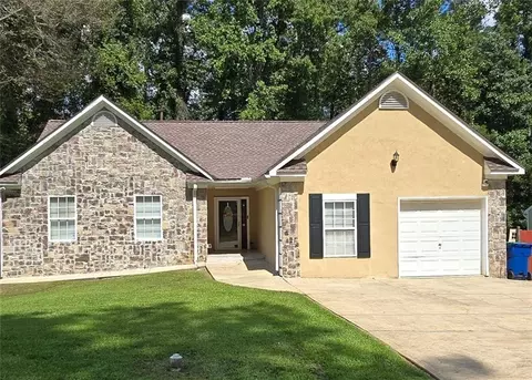 8505 Garvey Dr, Fairburn, GA 30213