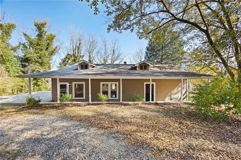 9 Aubrey St, Cartersville, GA 30120