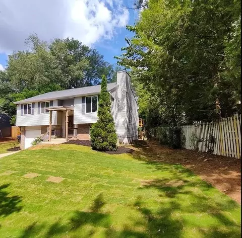 710 Singing Hills Ct, Roswell, GA 30076