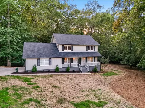 2628 Pinebrook Dr, Gainesville, GA 30506