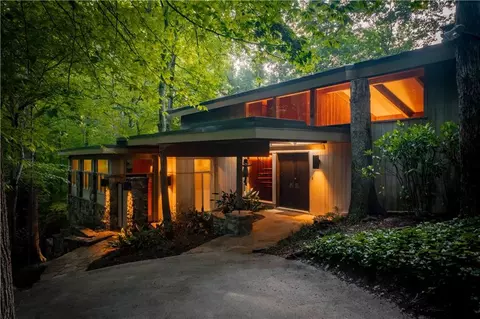 393 The Falls Ct NE, Atlanta, GA 30307