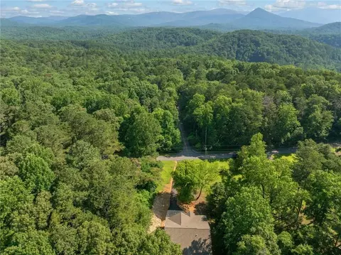 304 Old Cove Rd N, Jasper, GA 30143