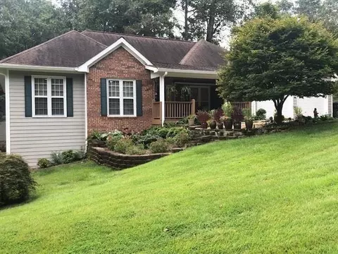 3305 Cove Creek Ln, Cumming, GA 30040