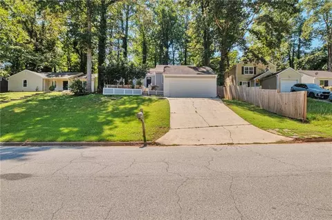 5061 Martins Crossing Rd, Stone Mountain, GA 30088