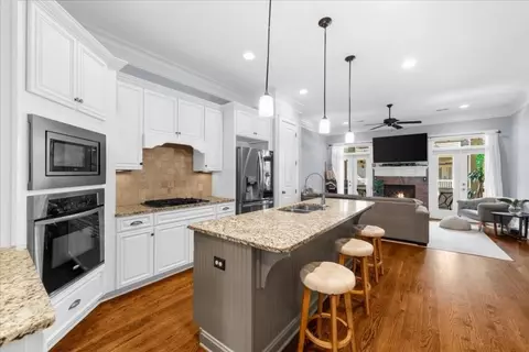 Kitchen - 2442 Gatebury Cir, Chamblee, GA 30341 photo 7 of 9