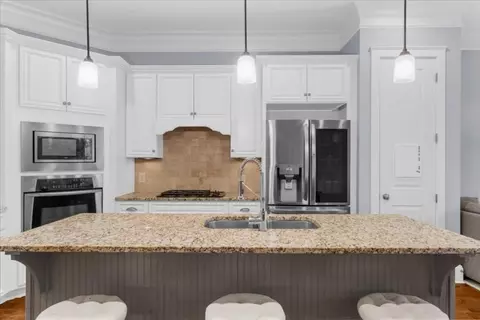 Kitchen - 2442 Gatebury Cir, Chamblee, GA 30341 photo 4 of 9