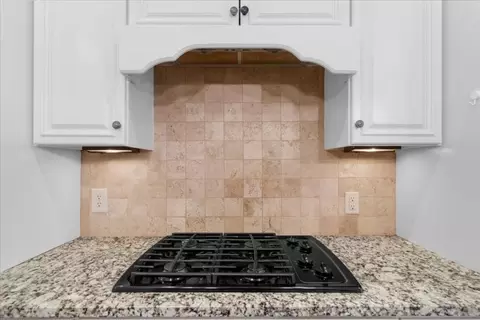 Kitchen - 2442 Gatebury Cir, Chamblee, GA 30341 photo 8 of 9