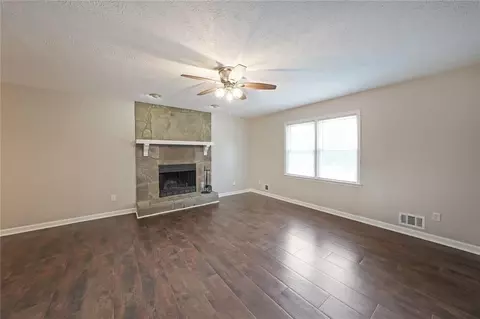 102 Jeanette St, Dallas, GA 30157