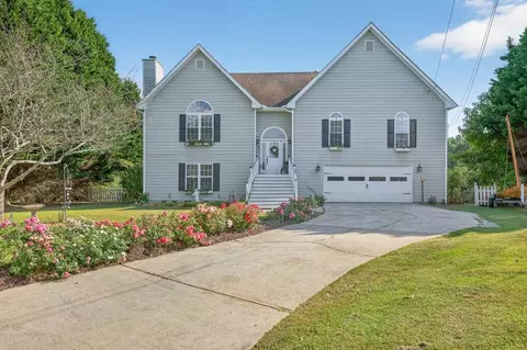 270 Meadow View Dr, Grayson, GA 30017