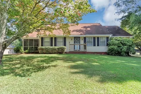 5573 Farm House Ln, Oakwood, GA 30566
