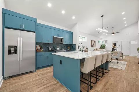 581 Woods Dr NW, Atlanta, GA 30318