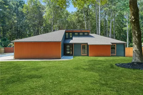 105 Shadowood Ln, Peachtree City, GA 30269