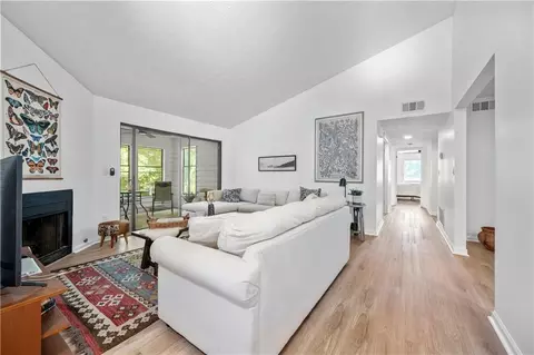 907 Parkaire Xing, Marietta, GA 30068