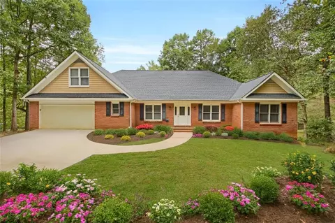 135 Little Haynes Dr, Loganville, GA 30052