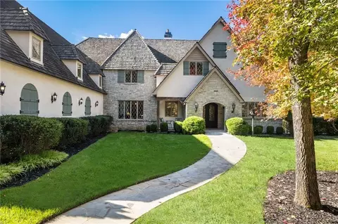 112 Serenity Lake Dr, Alpharetta, GA 30004