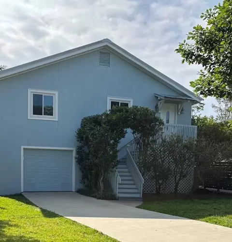 310 Peachtree St, St. Simons, GA 31522