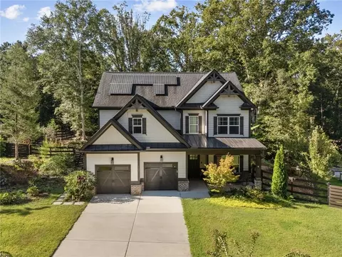 107 Crown Ln, Woodstock, GA 30188