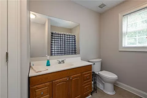 Bath - 556 Fuller Rd, Athens, GA 30607 photo 4 of 5