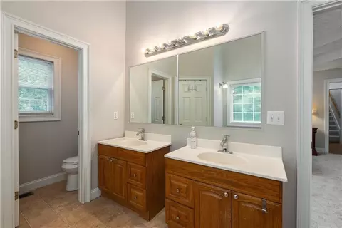 Bath - 556 Fuller Rd, Athens, GA 30607 photo 3 of 5