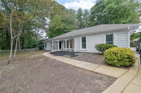 260 Putting Green Ln, Roswell, GA 30076