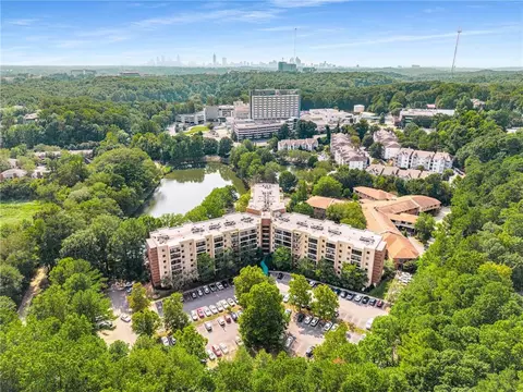 1800 Clairmont Lk #A422, Decatur, GA 30033