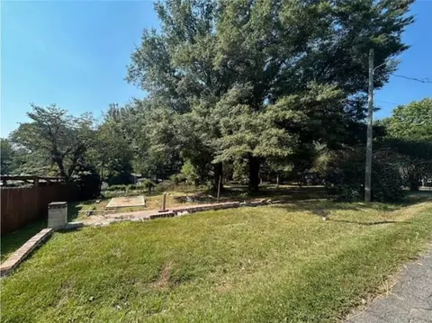 124 Main Lake Dr SE, Acworth, GA 30102