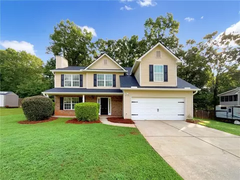 532 Hemlock Dr, Winder, GA 30680