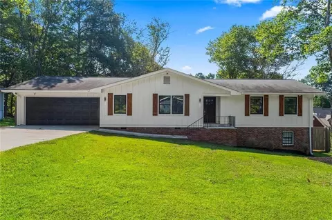 142 Bernice Dr, Lawrenceville, GA 30045