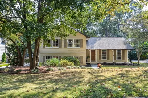 881 Huntington Way NW, Lilburn, GA 30047