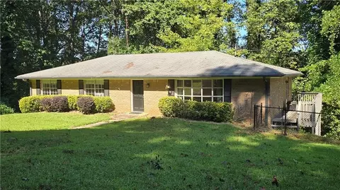 1228 Woodleigh Rd SW, Marietta, GA 30008