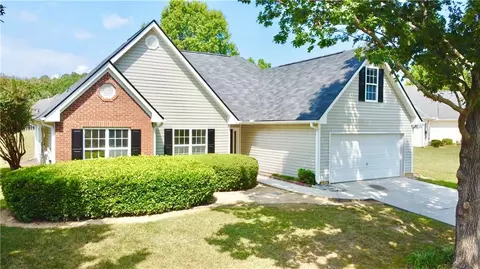 4035 Brushymill Ct, Loganville, GA 30052