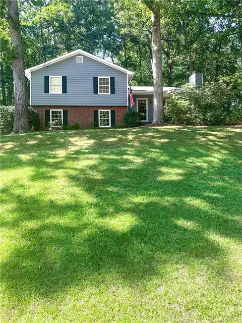2210 Grayfield Dr, Grayson, GA 30017