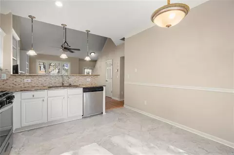 Entry Way - 2995 Oxwell Dr, Duluth, GA 30096 photo 2 of 3