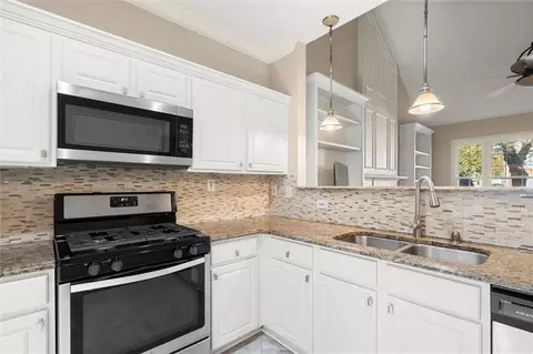 Kitchen - 2995 Oxwell Dr, Duluth, GA 30096 photo 2 of 3