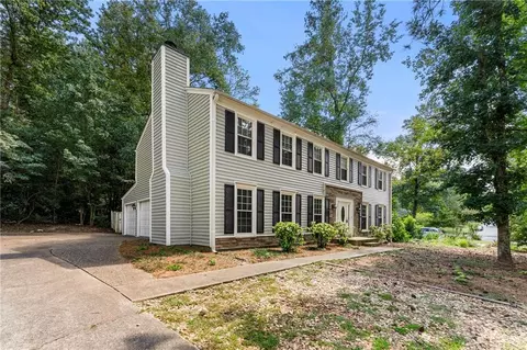105 Laurel Mill Ct, Roswell, GA 30076