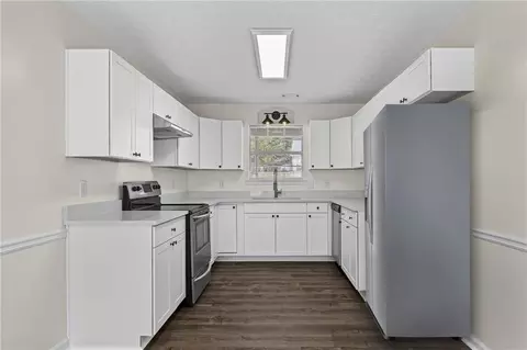Kitchen - 70 Mountain Way, Covington, GA 30016 photo 2 of 3